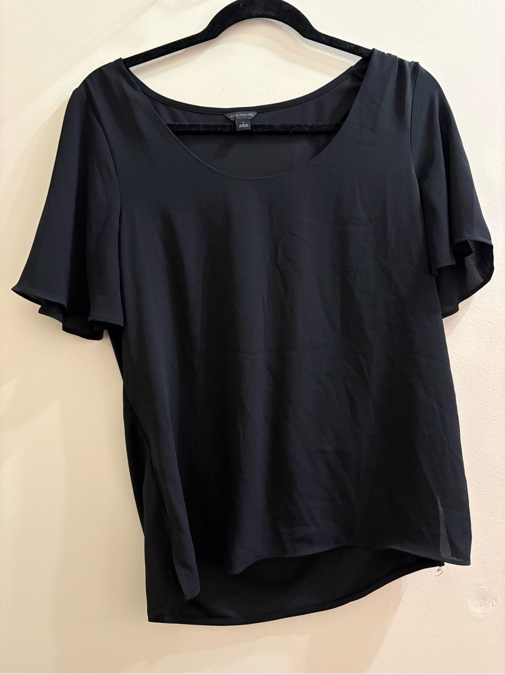 Ann Taylor Black Scoop Neck Flutter Sleeve Blouse